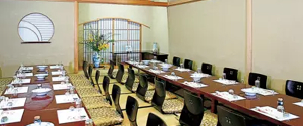 割烹かじ本店の店内
