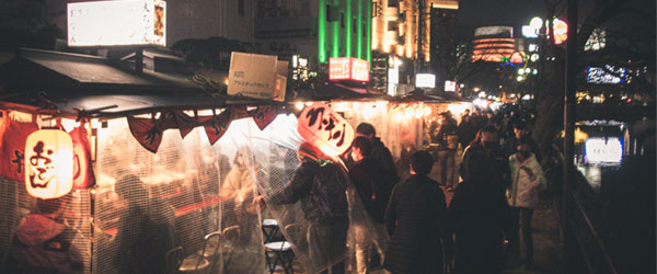 三次会は屋台